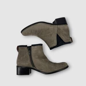 Vionic Joslyn Weather Resistant Suede Ankle Boots Women’s Size 8